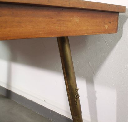 Mahogany extensible table (x 1) in the marine...