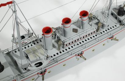 63 cm steam-powered BING battleship circa...