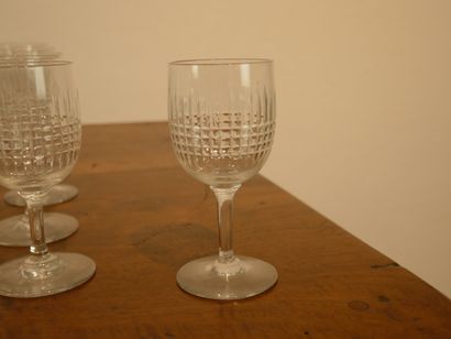 BACCARAT
Service en cristal taillé comprenant...