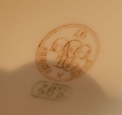 SEVRES
Vase en porcelaine bleu spongieux...