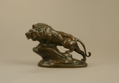 D'après MASSON
Lion à l'affût
Bronze patiné....