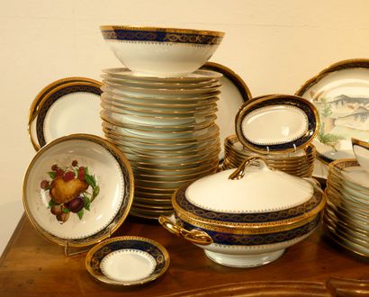 LIMOGES France
Service en porcelaine blanche,...