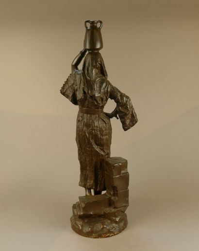 D'après Gaston LEROUX
Rebecca, porteuse d'eau
Bronze...