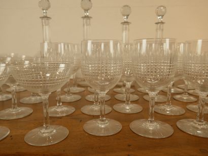 BACCARAT
Service en cristal taillé comprenant...