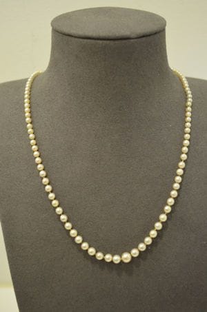 Collier de perles en chute, fermoir OR avec...