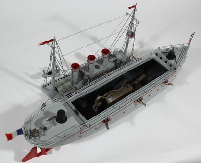 63 cm steam-powered BING battleship circa...