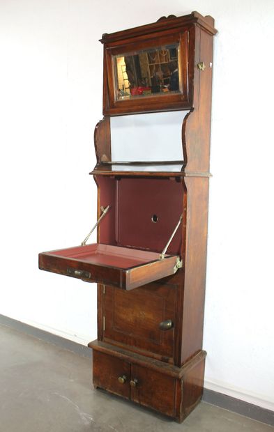 Mahogany cabin sink. Two shelves close at...