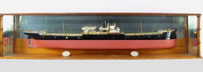 Shipyard half-hull - Shipowner's model of...