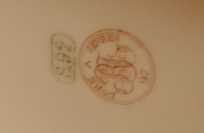 SEVRES
Vase en porcelaine bleu spongieux...