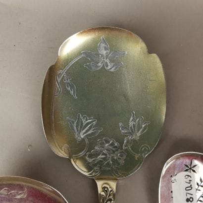 SILVER SERVICE COUVERTS (LOT) (950) (4 pieces)....