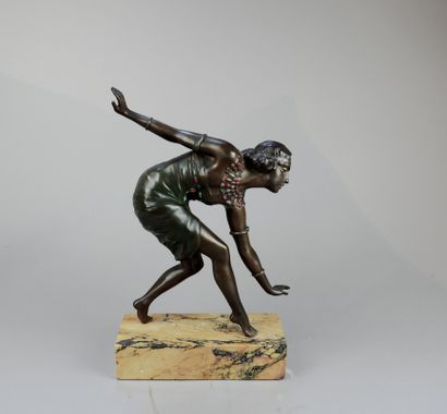 F. LEMOYNE, vers 1930
Danseuse
Régule patiné...