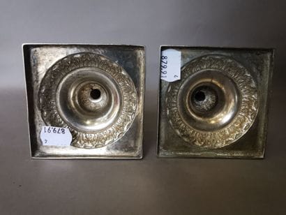 PAIR OF FLAMBEAUX in silver-plated metal....