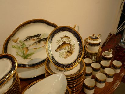 LIMOGES France
Service en porcelaine blanche,...