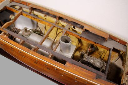 Sailing model of an ocean liner. Wooden hull...