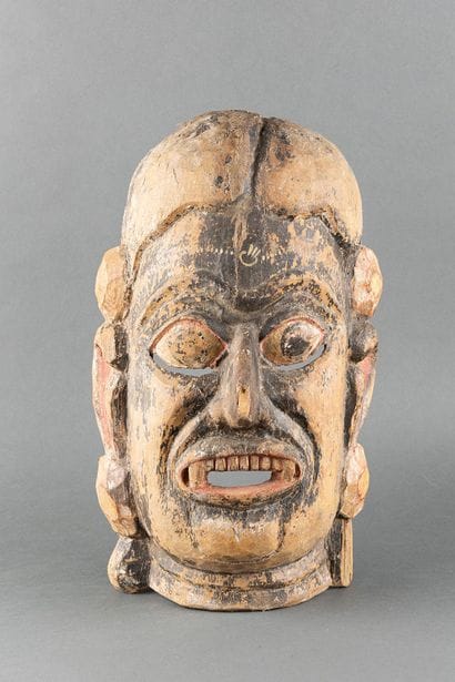 Large anthropomorphic mask. Wood, traces...