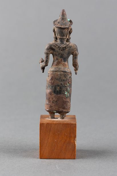 Statuette of the standing God Vishnu, feet...