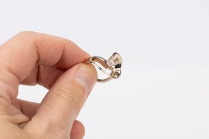Ring setting in white gold, with a moving...