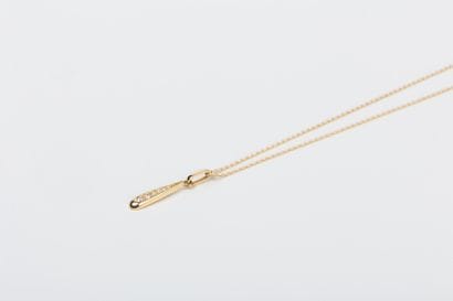 Yellow gold forcat chain set with a drop...