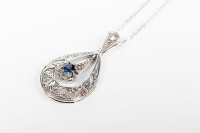 Circa 1920
White gold forcat-link chain featuring...