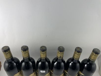 CBO12 btls Château Latour Martillac 1988...