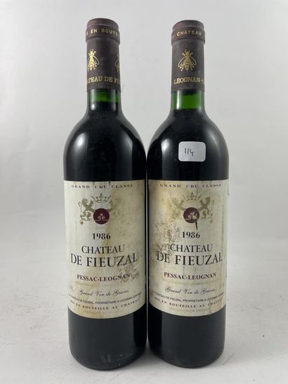 2 btls Château de Fieuzal 1986 - Pessac-Léognan...