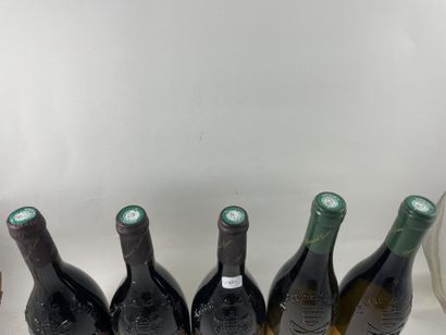 5 btls including 3 btls Châteauneuf-du-Pape...