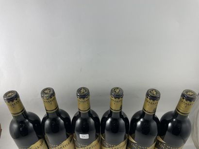 CBO12 btls Château Latour Martillac 1988...