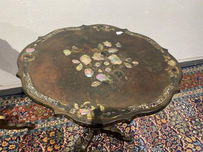 Two guéridons in boiled cardboard with mother-of-pearl...