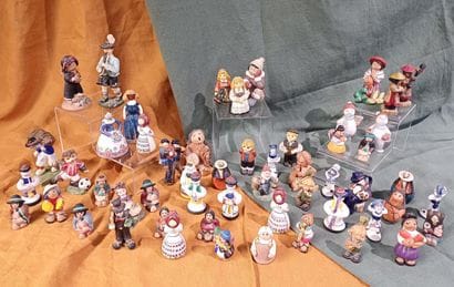 Collection of figures in painted wood, glazed...
