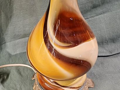 Grande lampe à pétrole en verre soufflé à...
