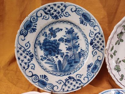 DELFT, BORDEAUX, EAST 
Earthenware set with...