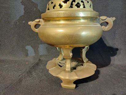 CHINA, early 20th century 
Perfume burner...