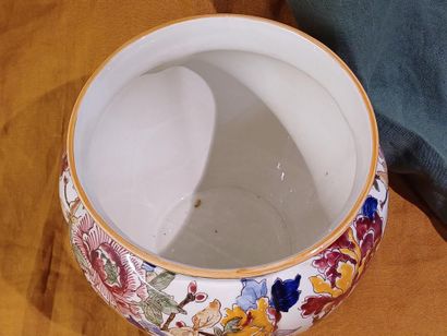 GIEN
Modèle Pivoines
Cache-pot en faïence...