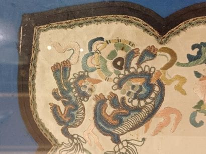 CHINA
Embroidered silk collar decorated with...
