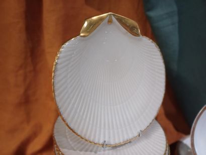LIMOGES - RAYNAUD
Ensemble en porcelaine...