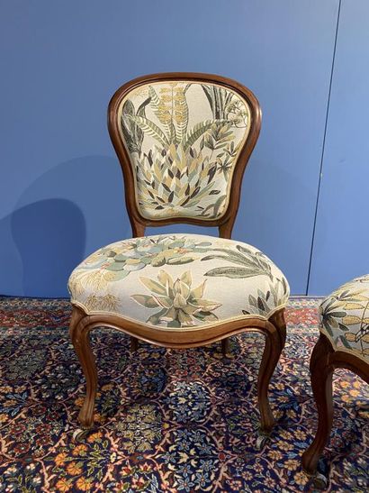Pair of mahogany and mahogany veneered chairs,...