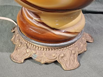 Grande lampe à pétrole en verre soufflé à...