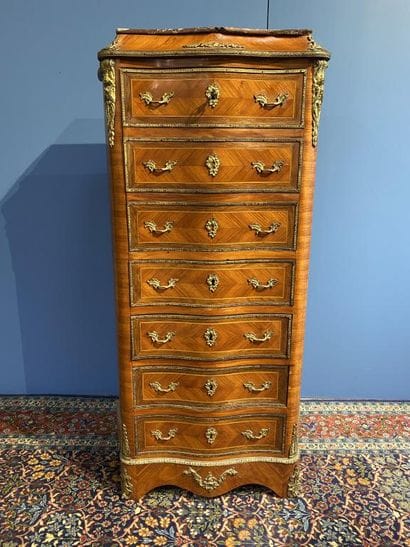 Semainier in veneered wood with frieze decoration,...
