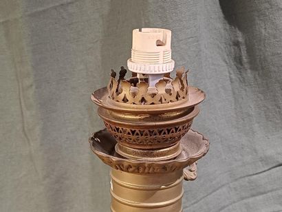 Grande lampe à pétrole en verre soufflé à...