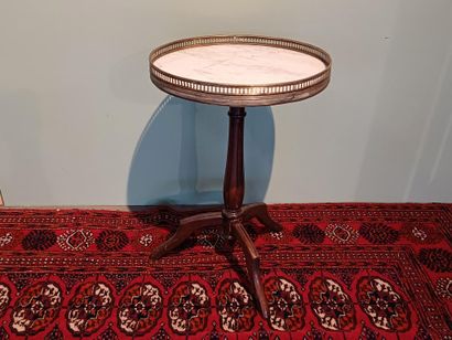 Set comprising a kidney-shaped table in mahogany...