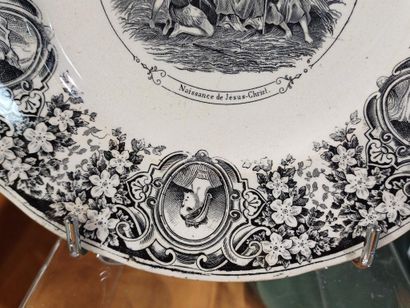 SARREGUEMINES
Suite de dix assiettes en faïence...