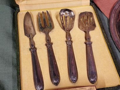 Silver-plated metal set including a vegetable...