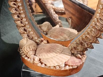Set of ten decorative elements and souvenirs...