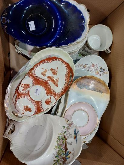 Collection de soucoupes en porcelaine et...