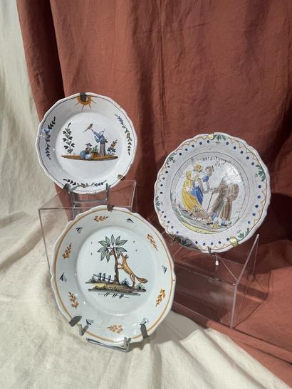 NEVERS
Two earthenware plates with contoured...