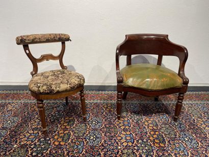 Set comprising a mahogany and mahogany veneer...