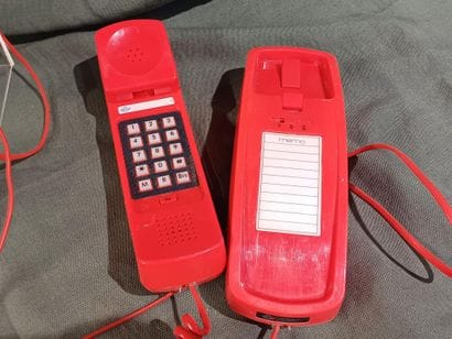 COMOC-TRIMLINE
Landline telephone handset...