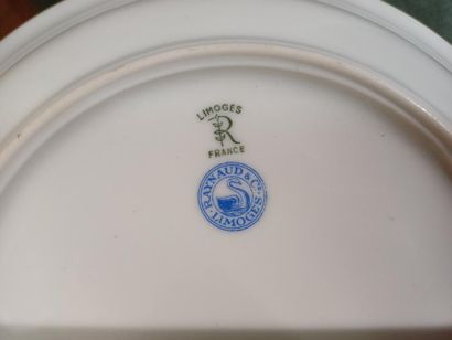 LIMOGES - RAYNAUD
Ensemble en porcelaine...