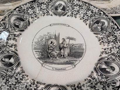 SARREGUEMINES
Suite de dix assiettes en faïence...