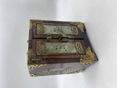 CHINA, 20th century 
Miniature cabinet in...